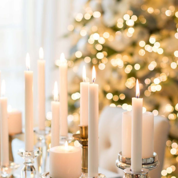Astonishing Holiday Decorating Ideas With Lights To Try This Season 33