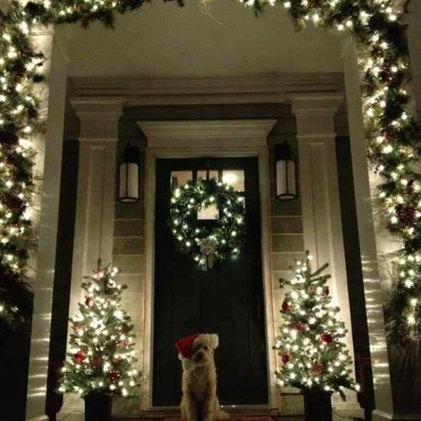 Astonishing Holiday Decorating Ideas With Lights To Try This Season 36