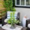 Chic Summer Planter Design Ideas For Summer Outdoor Pool 28