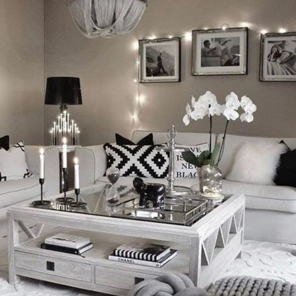 Lovely Living Room Decor Ideas That Cozy And Chic 32