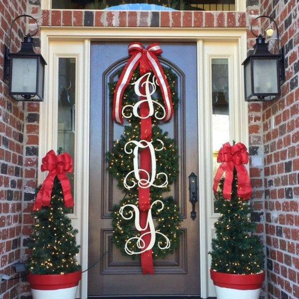 Affordable Christmas Porch Decoration Ideas To Try This Season 08