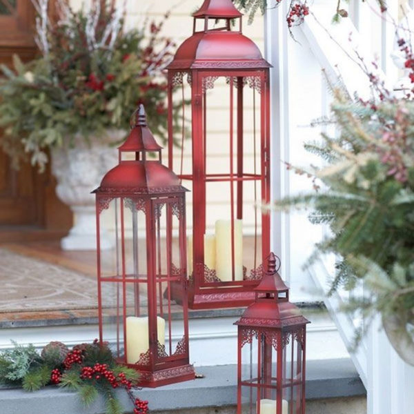 Affordable Christmas Porch Decoration Ideas To Try This Season 19
