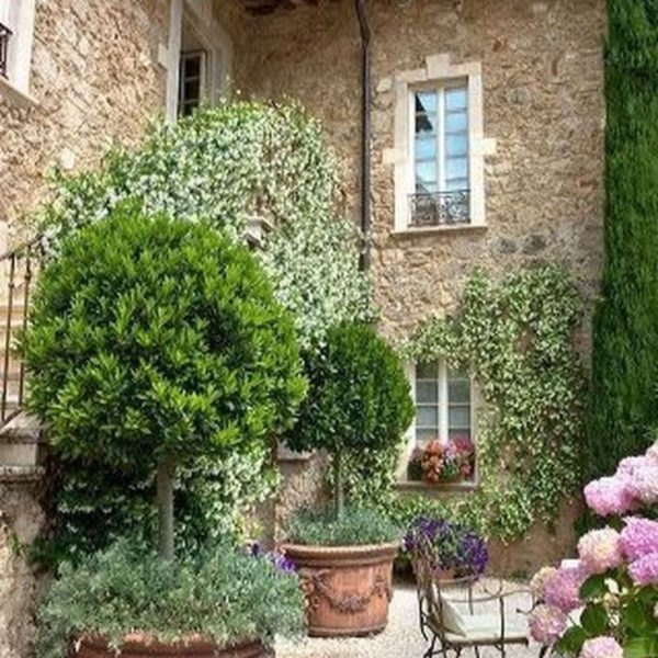 Awesome Mediterranean Garden Design Ideas For Your Backyard 04