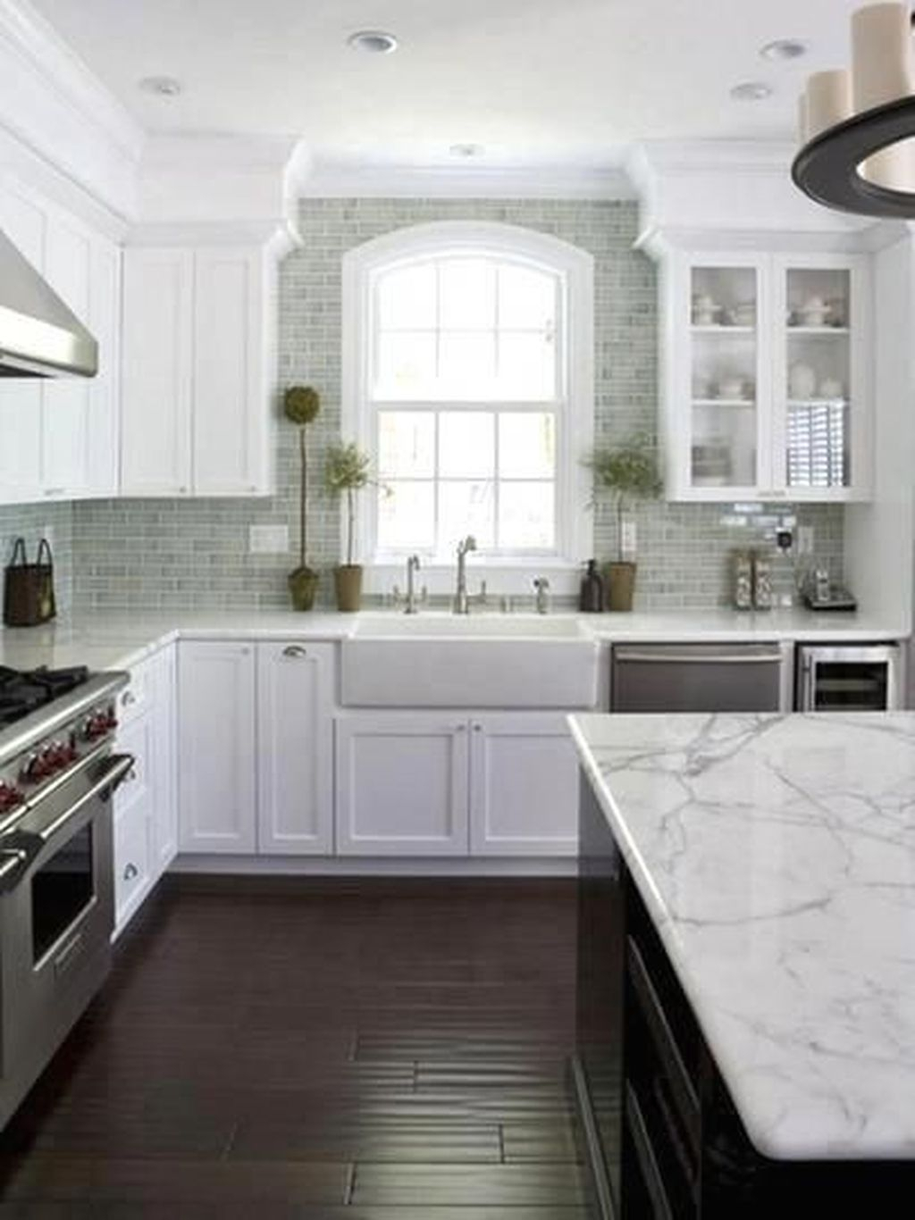 Best Small Kitchen Remodel Design Ideas That Low Cost And Easy To Copy 12