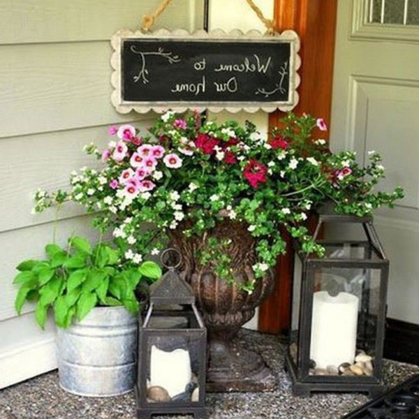 Dreamy Front Door Flower Pots Design Ideas To Increase Your Home Beauty 29