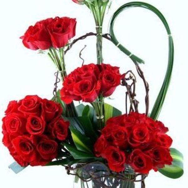 Excellent Valentine Floral Arrangements Ideas For Your Beloved People 12