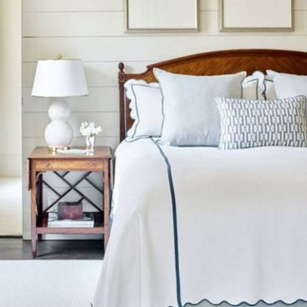 Gorgeous Beachy Farmhouse Bedroom Design Ideas For Cozy Sleep 01