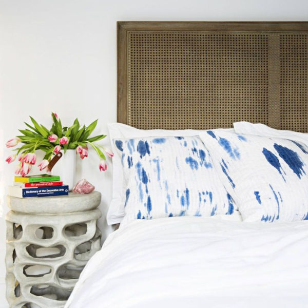 Gorgeous Beachy Farmhouse Bedroom Design Ideas For Cozy Sleep 18