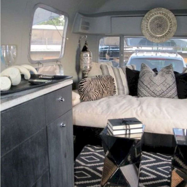 Lovely Caravans Design Ideas For Cozy Camping To Try 33