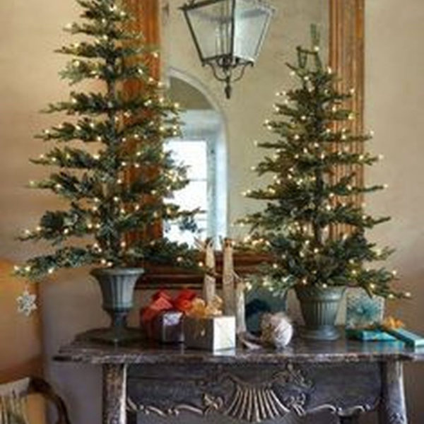Marvelous Farmhouse Christmas Decor Ideas That You Must Try 03
