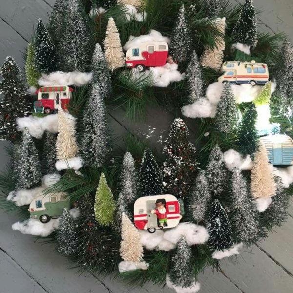 Sophisticated Christmas Rv Decorations Ideas For Valuable Moment 39
