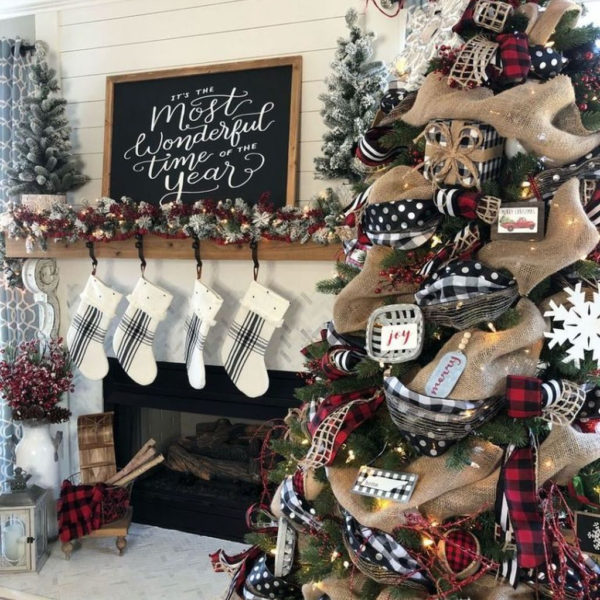 Beautiful Farmhouse Christmas Decor Ideas To Have Right Now 13