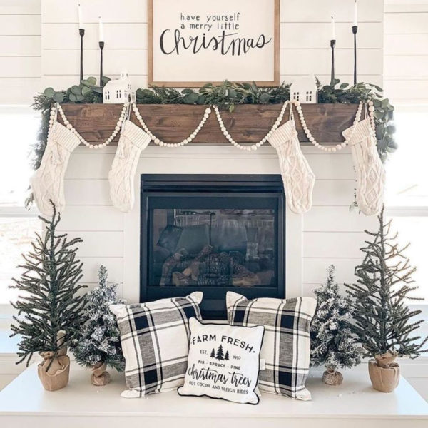 Beautiful Farmhouse Christmas Decor Ideas To Have Right Now 25