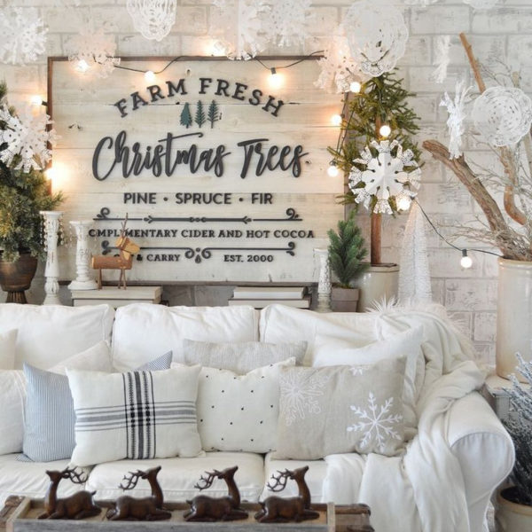 Beautiful Farmhouse Christmas Decor Ideas To Have Right Now 29