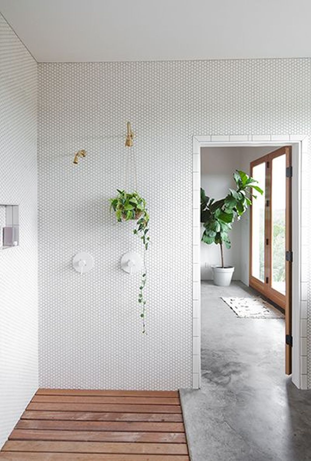 Marvelous Wooden Shower Floor Tiles Designs Ideas For Bathroom Remodel 22