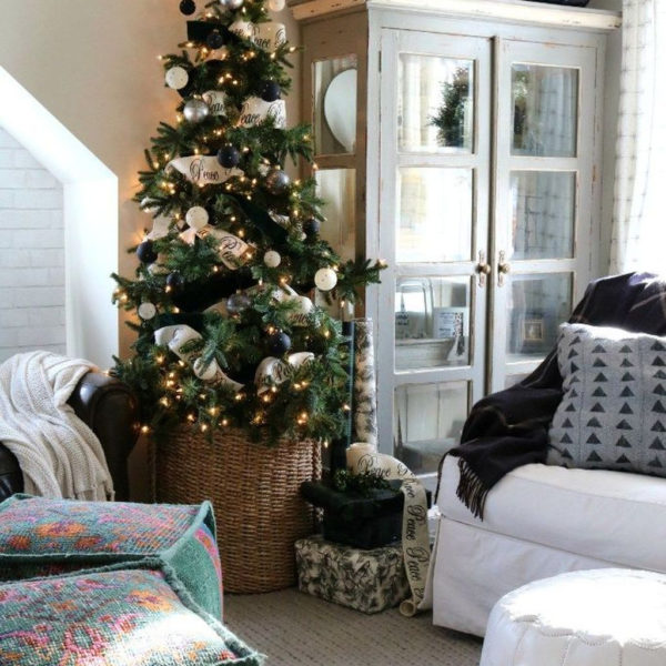 Pretty Christmas Decor Ideas For Small Space To Try Asap 18