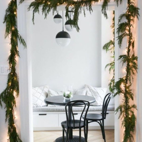 Pretty Christmas Decor Ideas For Small Space To Try Asap 26