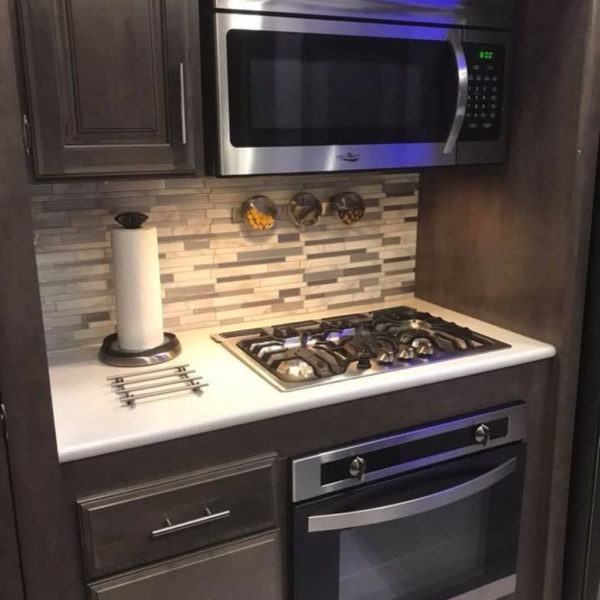 Relaxing Rv Kitchen Design Ideas For More Comfortable Cooking During The Holiday 10