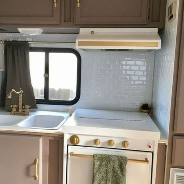 Relaxing Rv Kitchen Design Ideas For More Comfortable Cooking During The Holiday 25
