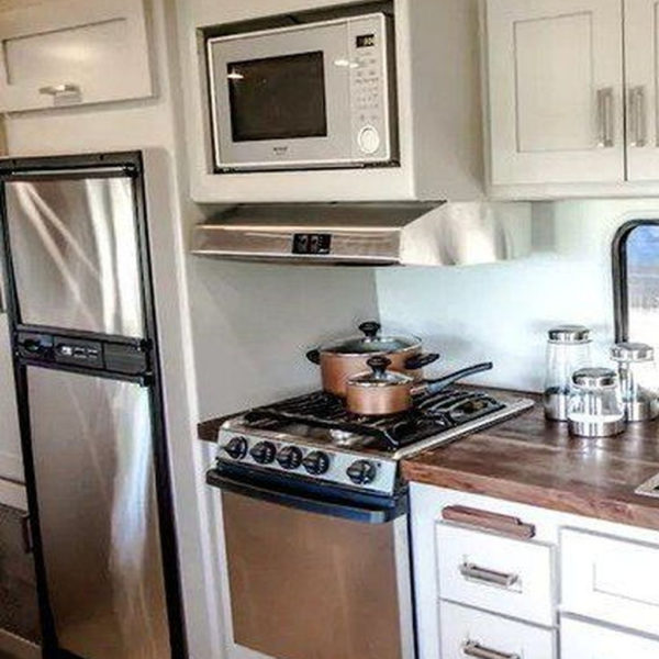 Relaxing Rv Kitchen Design Ideas For More Comfortable Cooking During The Holiday 30