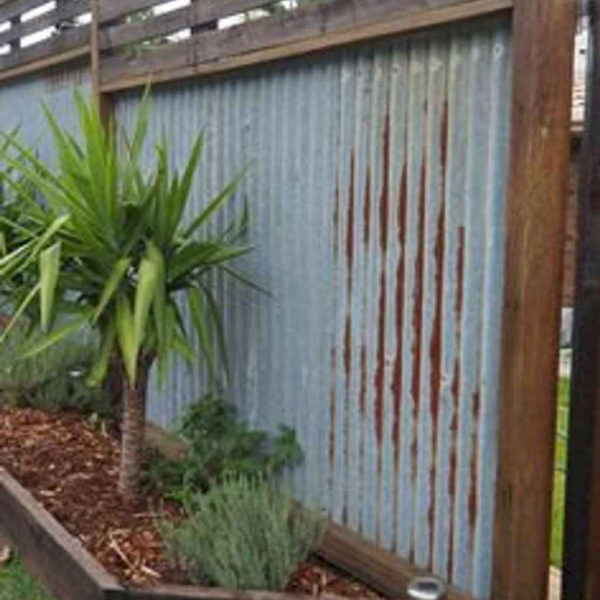 Surpising Fence Design Ideas To Enhance Your Beautiful Yard 31