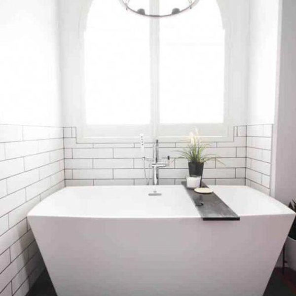 Affordable Bathtub Design Ideas For Classy Bathroom To Try 14