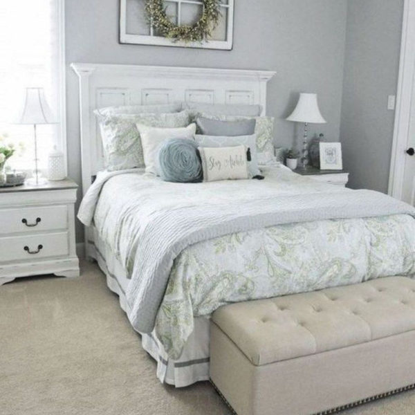 Cozy Small Master Bedroom Decoration Ideas To Copy Soon 23