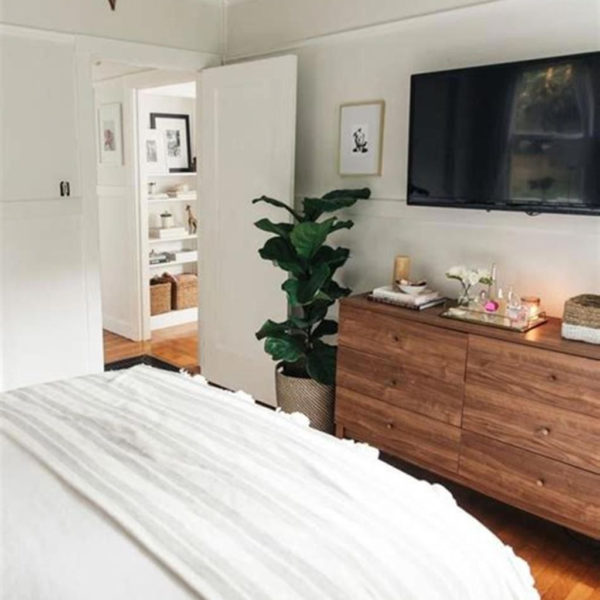 Cozy Small Master Bedroom Decoration Ideas To Copy Soon 29