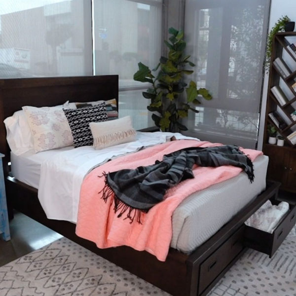 Cozy Small Master Bedroom Decoration Ideas To Copy Soon 38