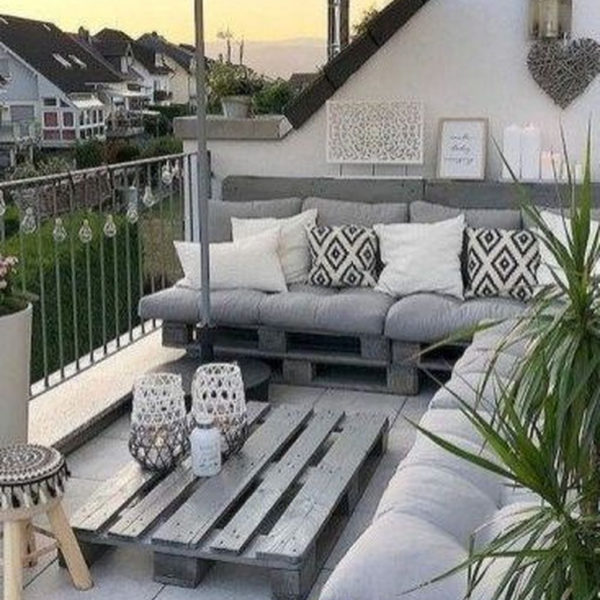 Enchanting Balcony Decoration Ideas For Apartment For A Cleaner Look 06