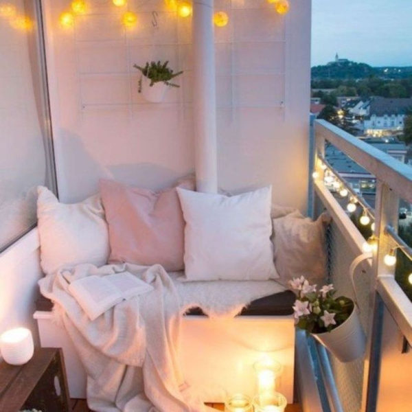 Enchanting Balcony Decoration Ideas For Apartment For A Cleaner Look 31