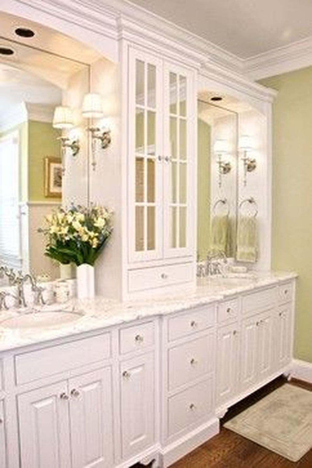 Popular Traditional Small Bathroom Decor Ideas To Try Asap 03