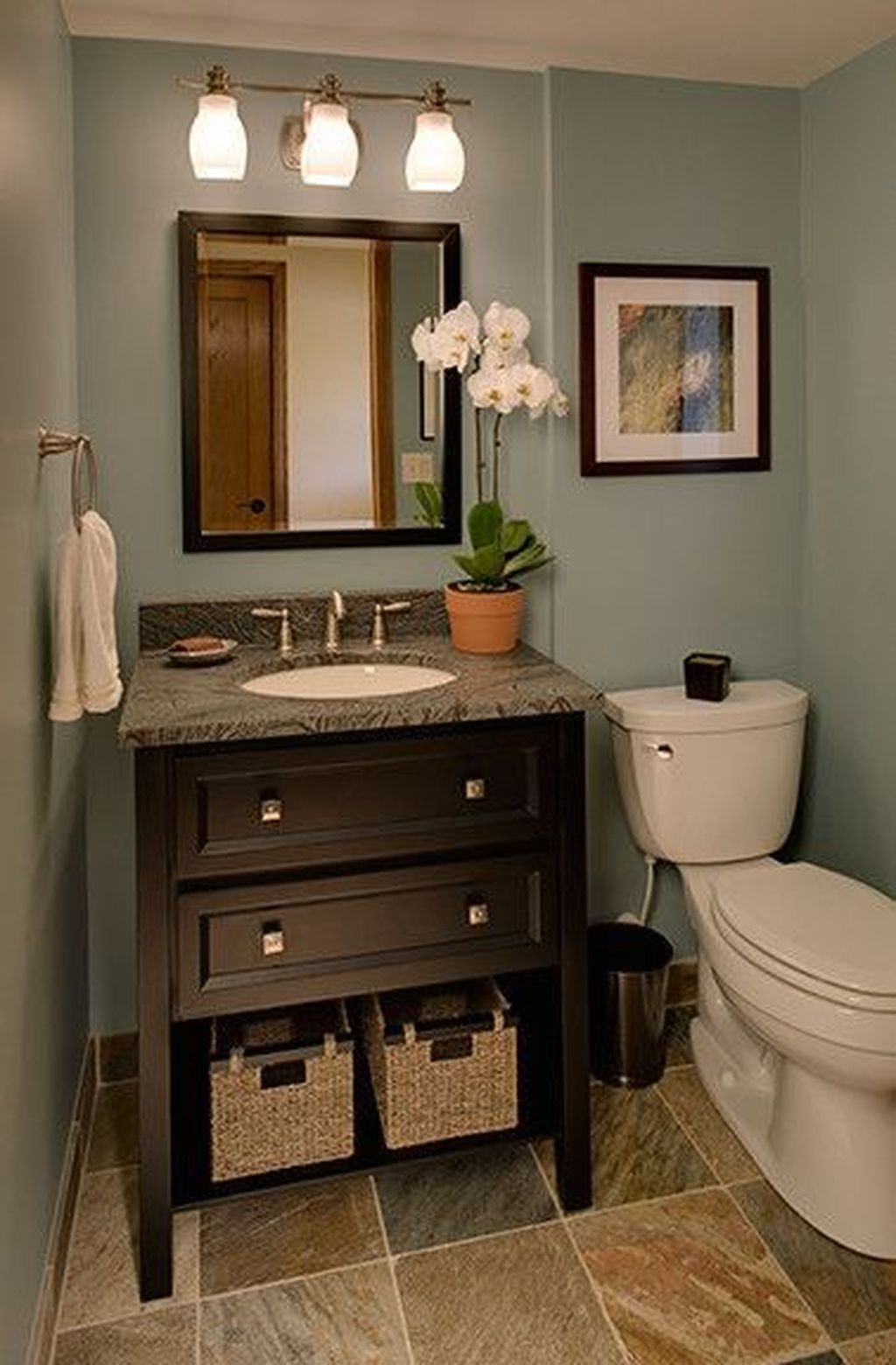 Popular Traditional Small Bathroom Decor Ideas To Try Asap 13