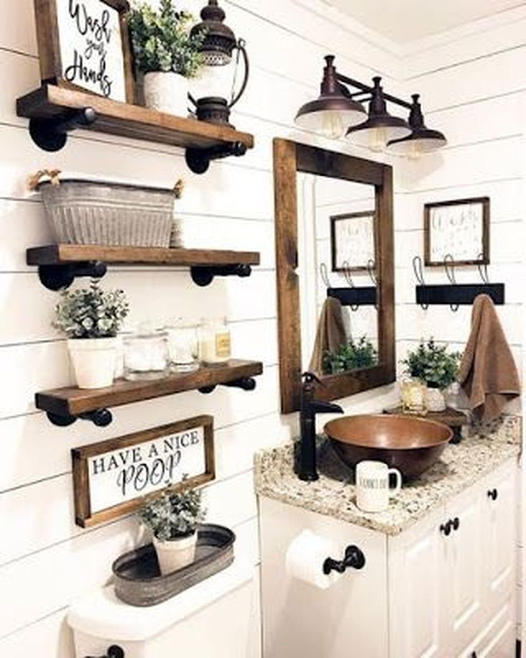 Popular Traditional Small Bathroom Decor Ideas To Try Asap 16