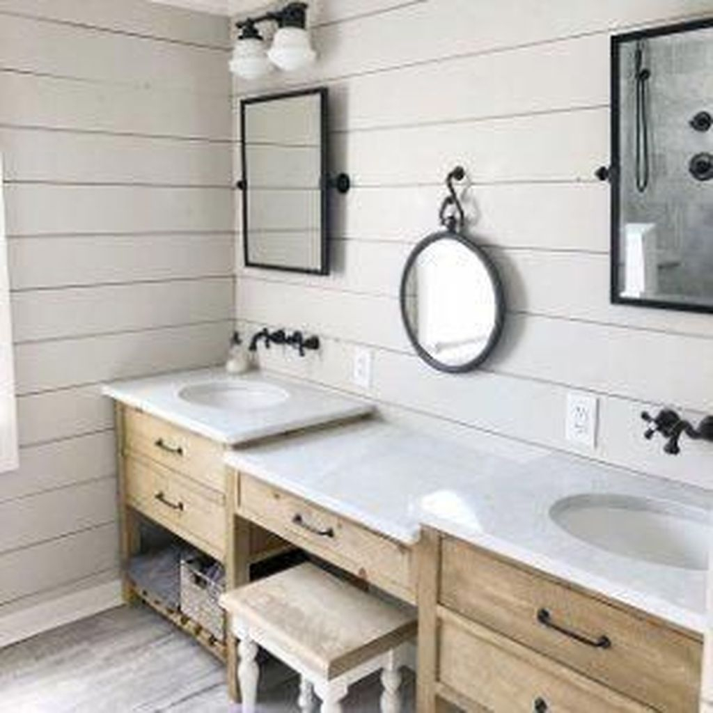 Popular Traditional Small Bathroom Decor Ideas To Try Asap 18