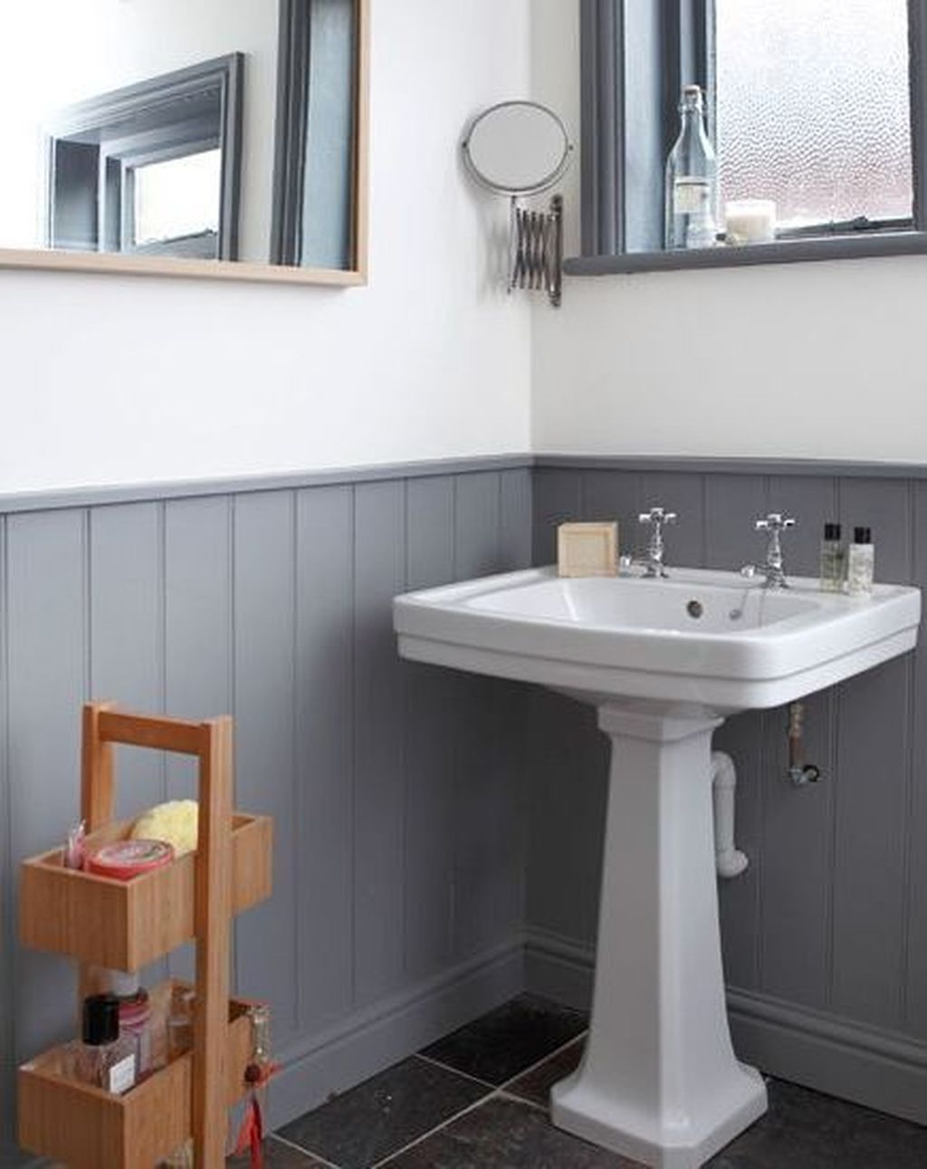 Popular Traditional Small Bathroom Decor Ideas To Try Asap 27