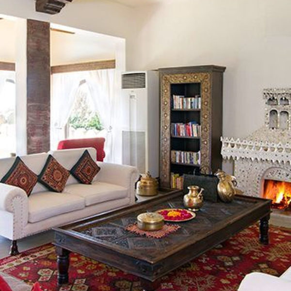 Stunning Traditional Indian Carpet Designs Ideas For Living Room To Try 19