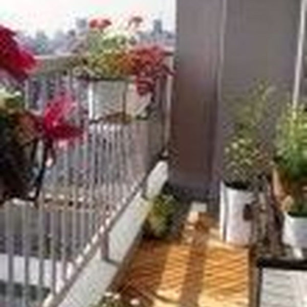 Relaxing Tiny Balcony Decor Ideas To Try This Month 06