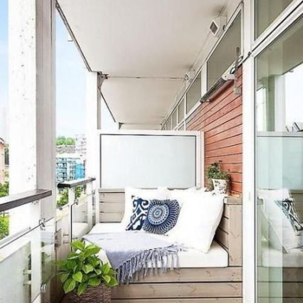 Relaxing Tiny Balcony Decor Ideas To Try This Month 27