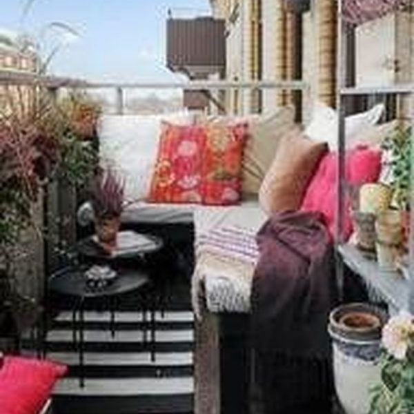 Relaxing Tiny Balcony Decor Ideas To Try This Month 30