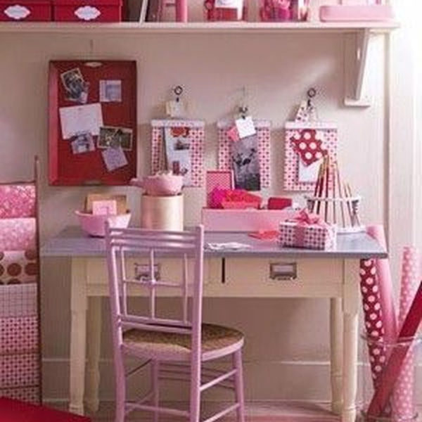 Captivating Girl Workspace Design Ideas That Looks So Cute 11