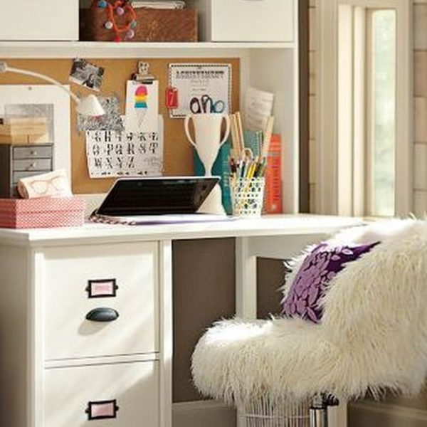Captivating Girl Workspace Design Ideas That Looks So Cute 15