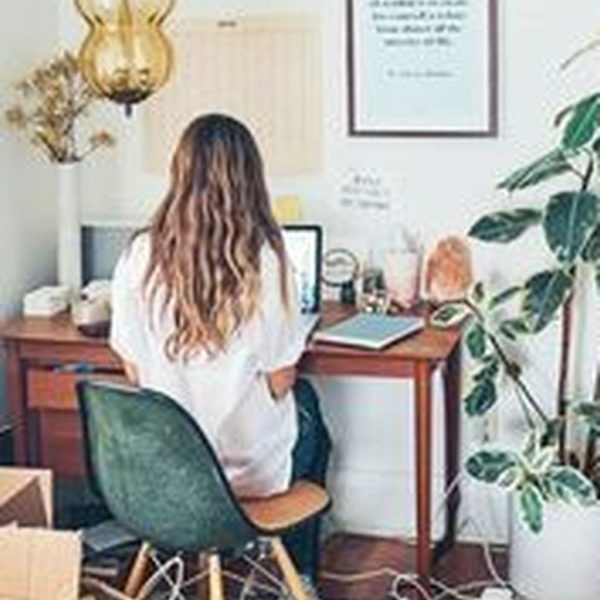 Captivating Girl Workspace Design Ideas That Looks So Cute 26