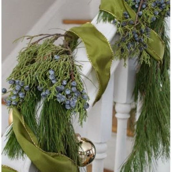 Charming Winter Staircase Design Ideas With Banister Ornaments To Try Asap 12