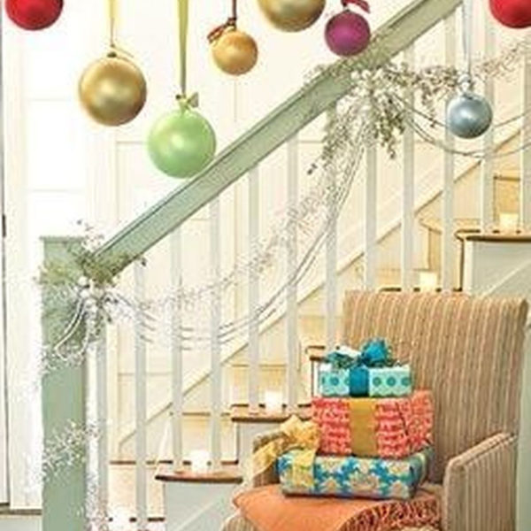 Charming Winter Staircase Design Ideas With Banister Ornaments To Try Asap 13