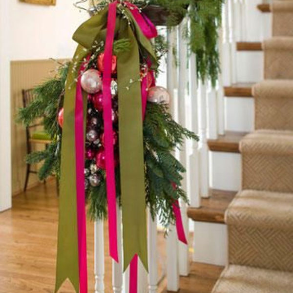 Charming Winter Staircase Design Ideas With Banister Ornaments To Try Asap 15