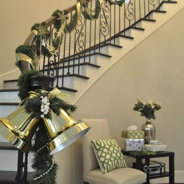 Charming Winter Staircase Design Ideas With Banister Ornaments To Try Asap 29