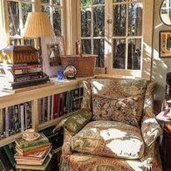 Enchanting Reading Nooks Design Ideas That You Need To Try 34