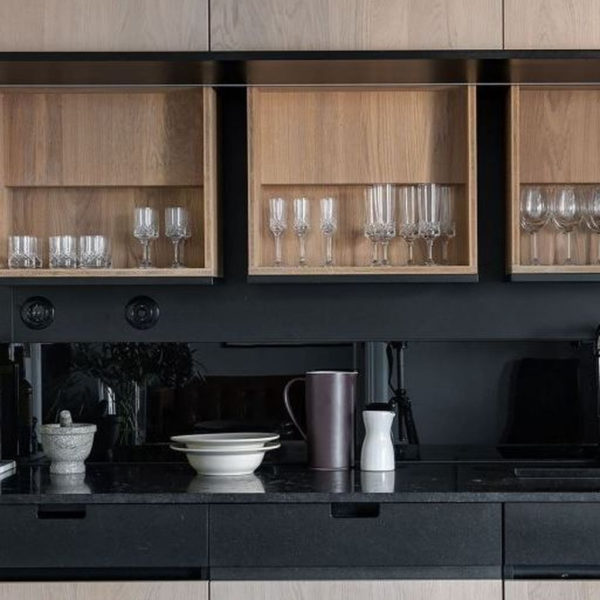 Extraordinary Black Backsplash Kitchen Design Ideas That You Should Try 13