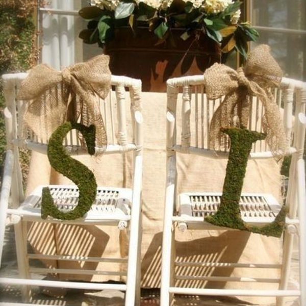 Magnificient Outdoor Wedding Chairs Ideas That Suitable For Couple 05